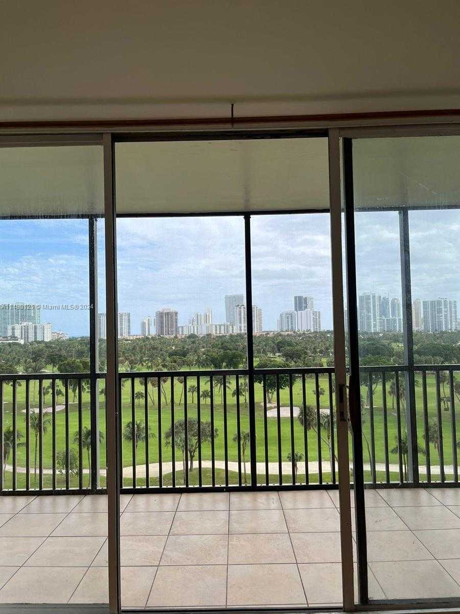 Small Image of 20335 WEST COUNTRY CLUB DR #906, Aventura Number 8