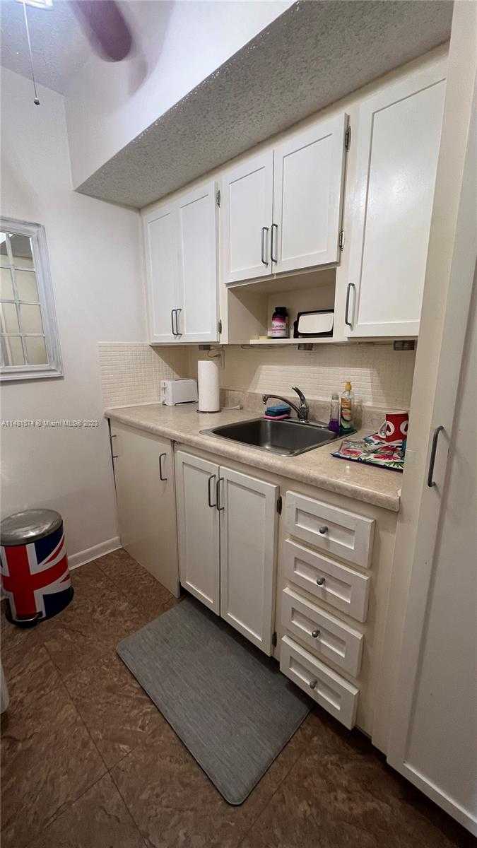 Small Image of 15610 NORTH EAST 6TH AVE #24B, Miami Number 11
