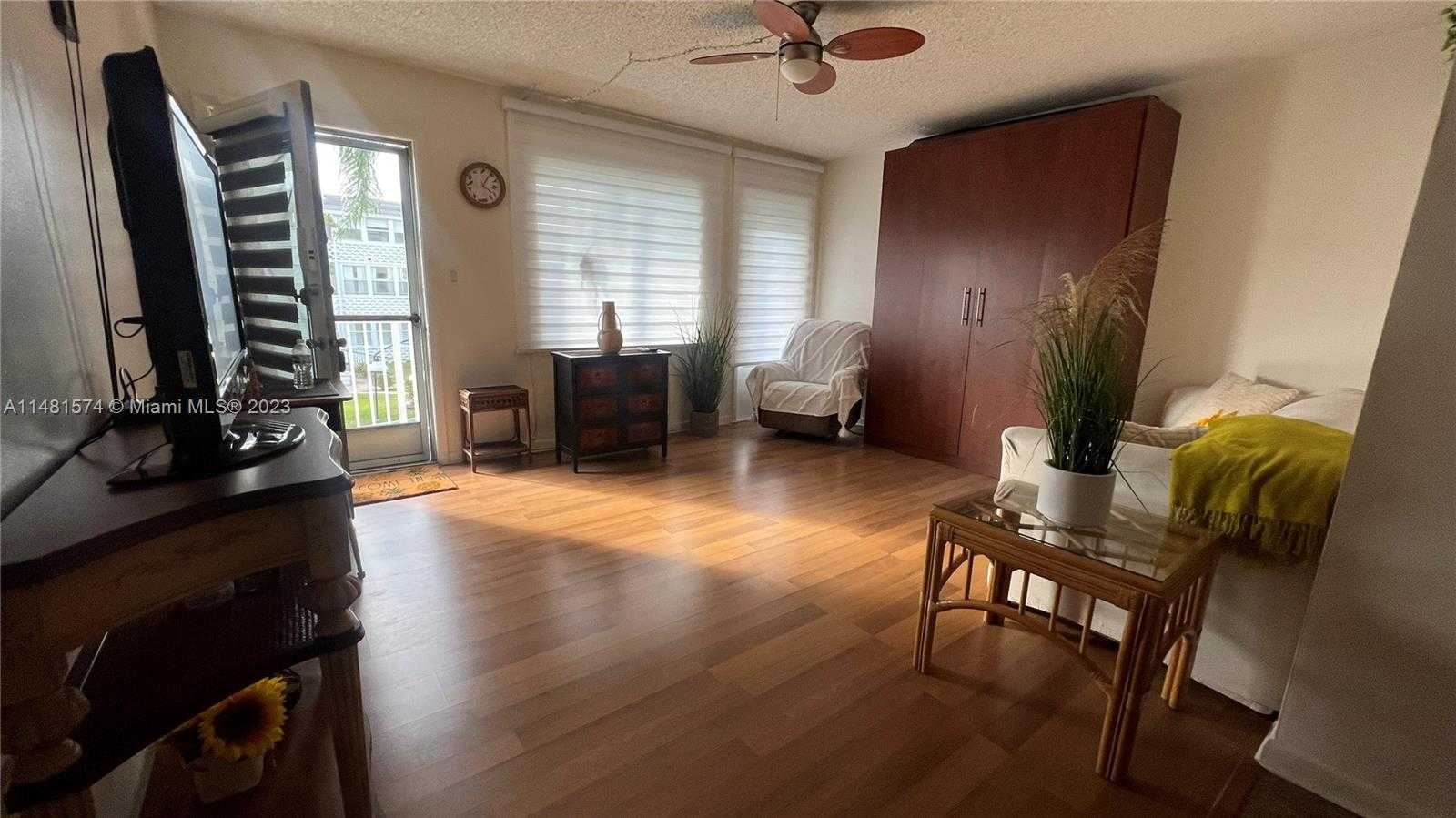 Small Image of 15610 NORTH EAST 6TH AVE #24B, Miami Number 3