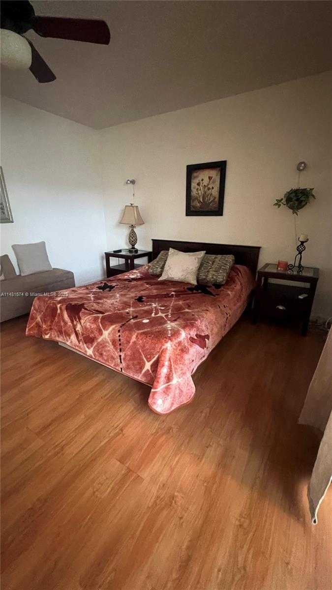Small Image of 15610 NORTH EAST 6TH AVE #24B, Miami Number 6