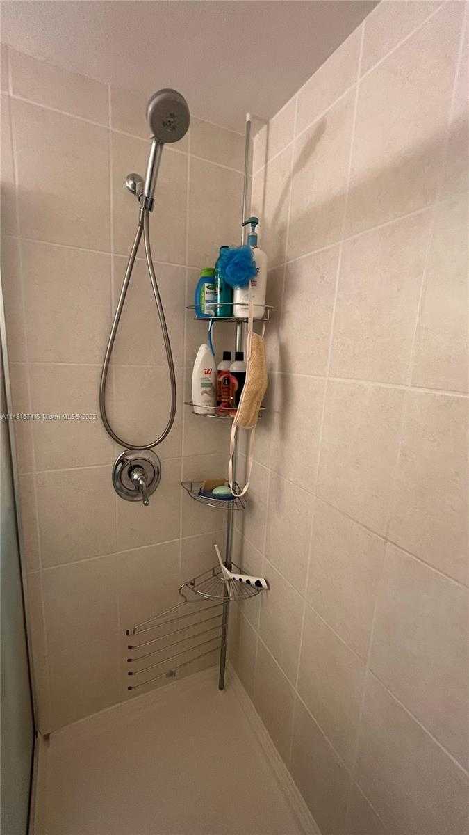 Small Image of 15610 NORTH EAST 6TH AVE #24B, Miami Number 9