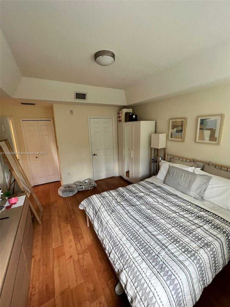 Small Image of 10902 NORTH WEST 83RD ST #207, Doral Number 7