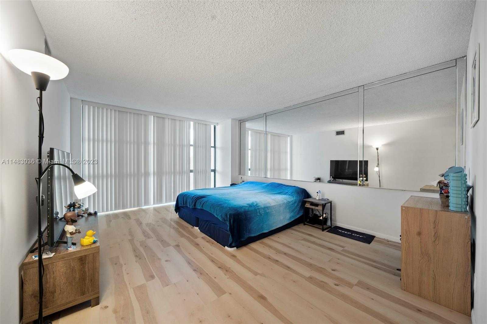 Small Image of 800 PARKVIEW DR #302, Hallandale Beach Number 11