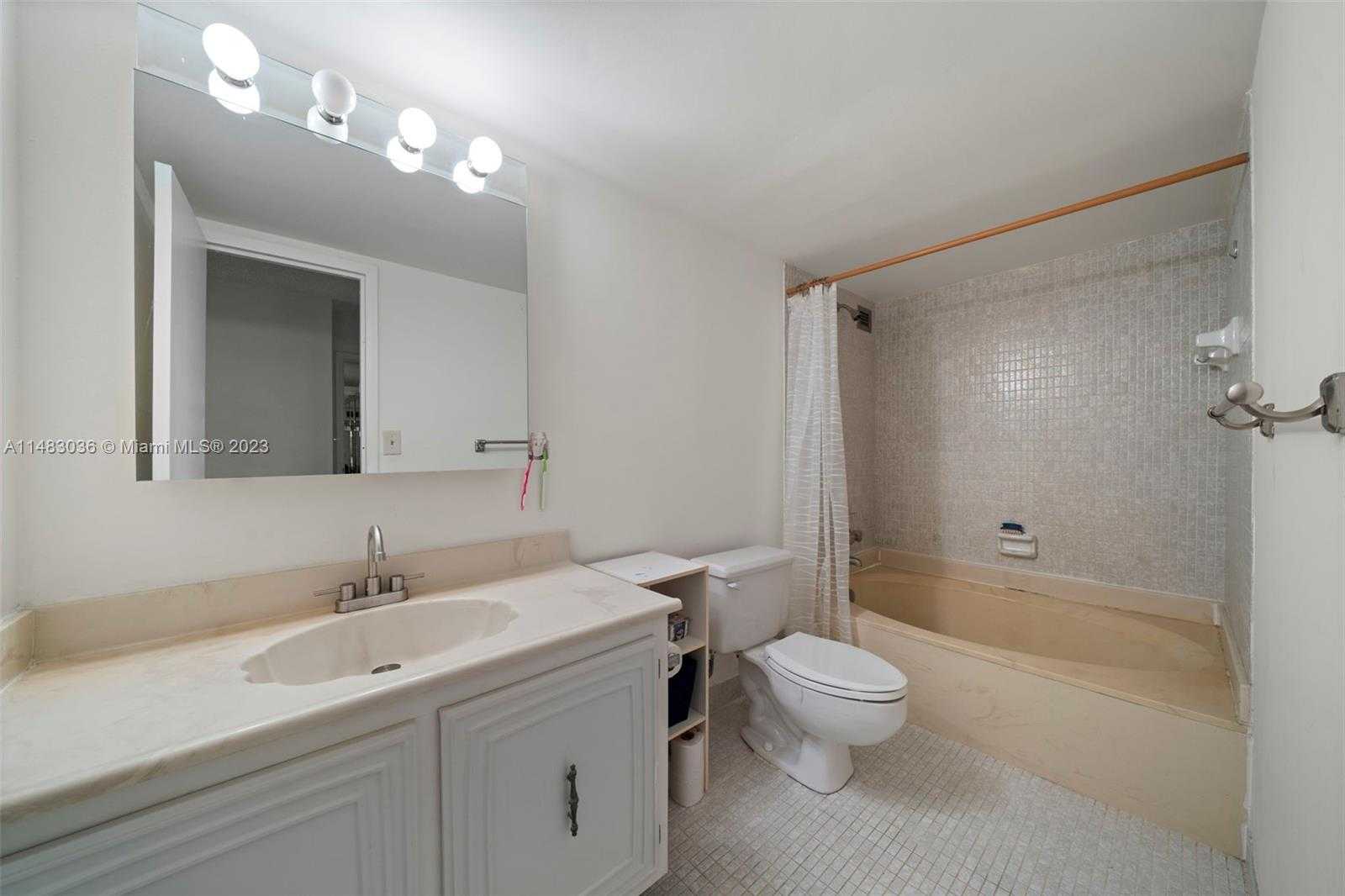 Small Image of 800 PARKVIEW DR #302, Hallandale Beach Number 12