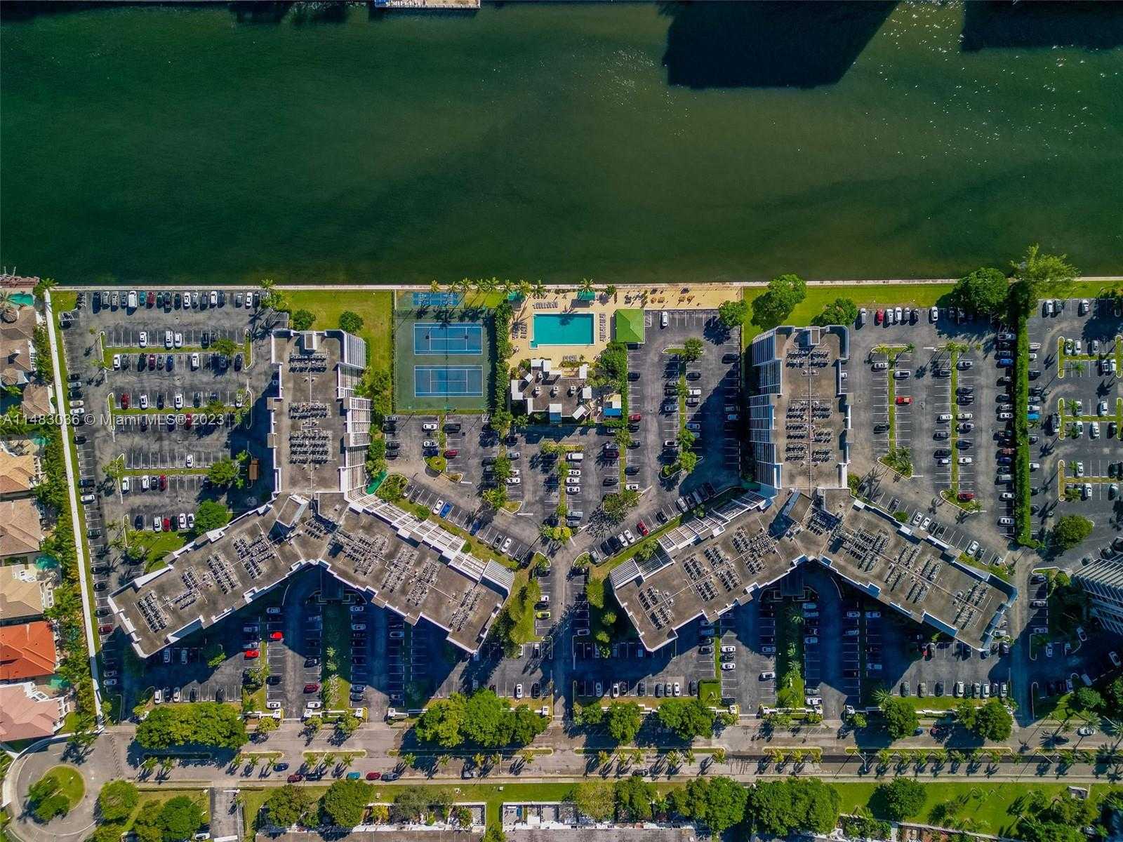 Small Image of 800 PARKVIEW DR #302, Hallandale Beach Number 16