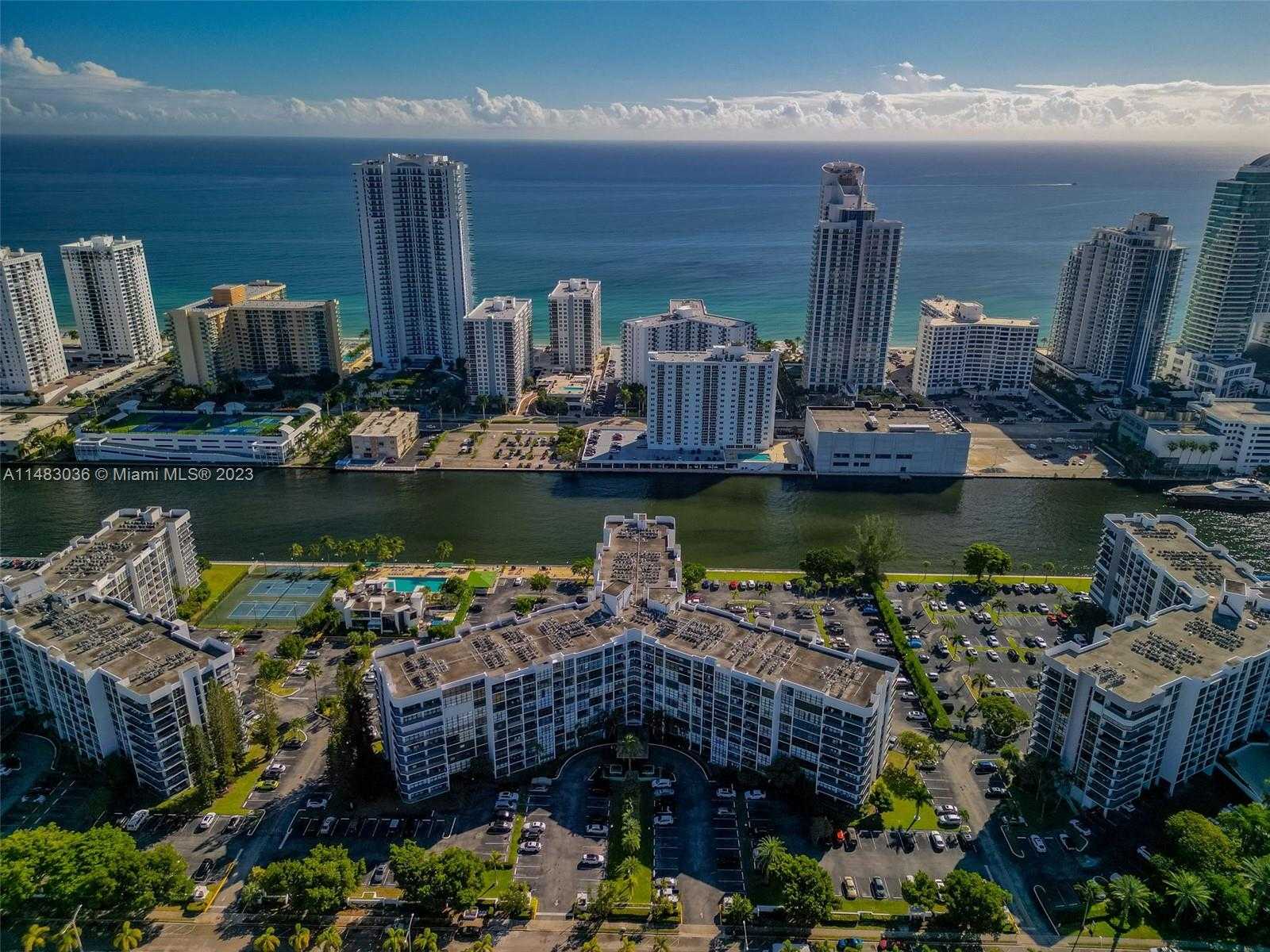 Small Image of 800 PARKVIEW DR #302, Hallandale Beach Number 17