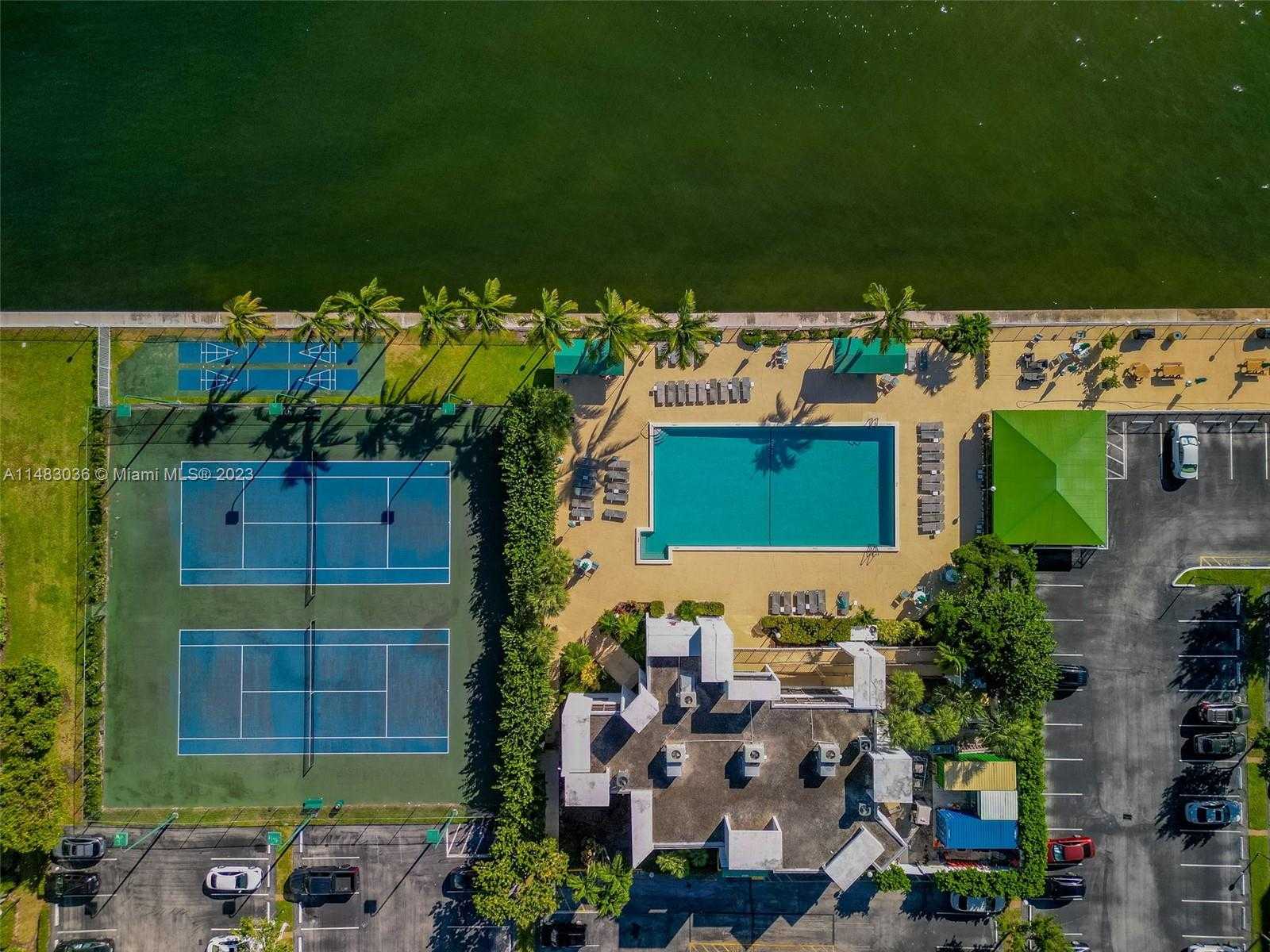 Small Image of 800 PARKVIEW DR #302, Hallandale Beach Number 18