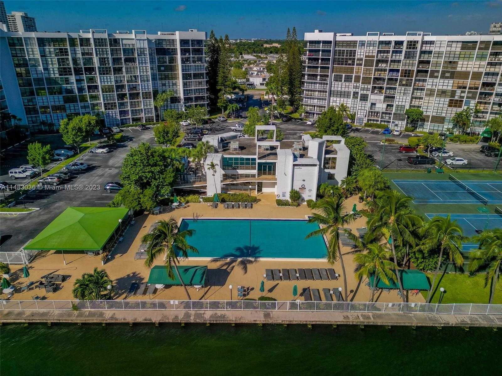 Small Image of 800 PARKVIEW DR #302, Hallandale Beach Number 21
