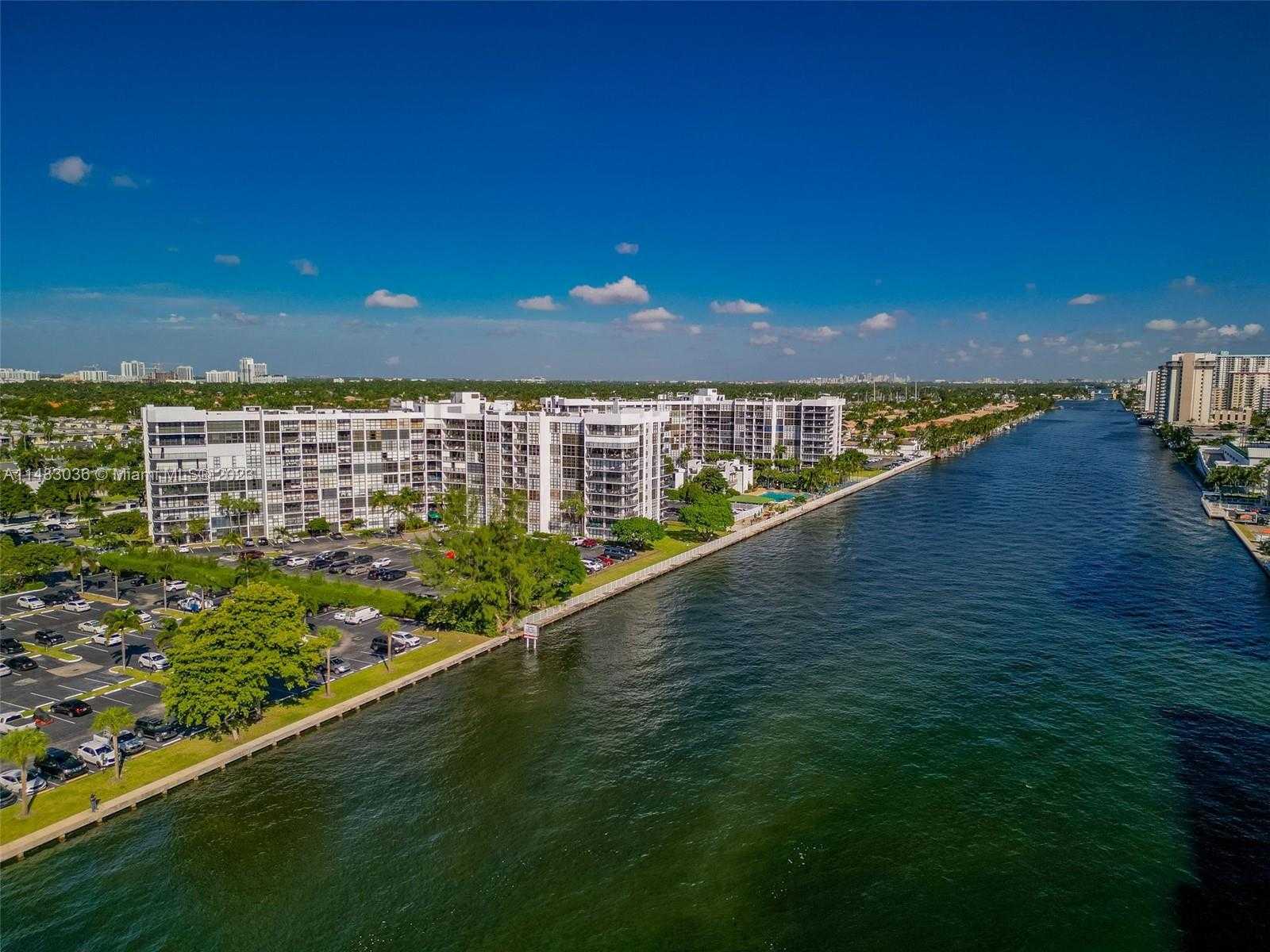 Small Image of 800 PARKVIEW DR #302, Hallandale Beach Number 22