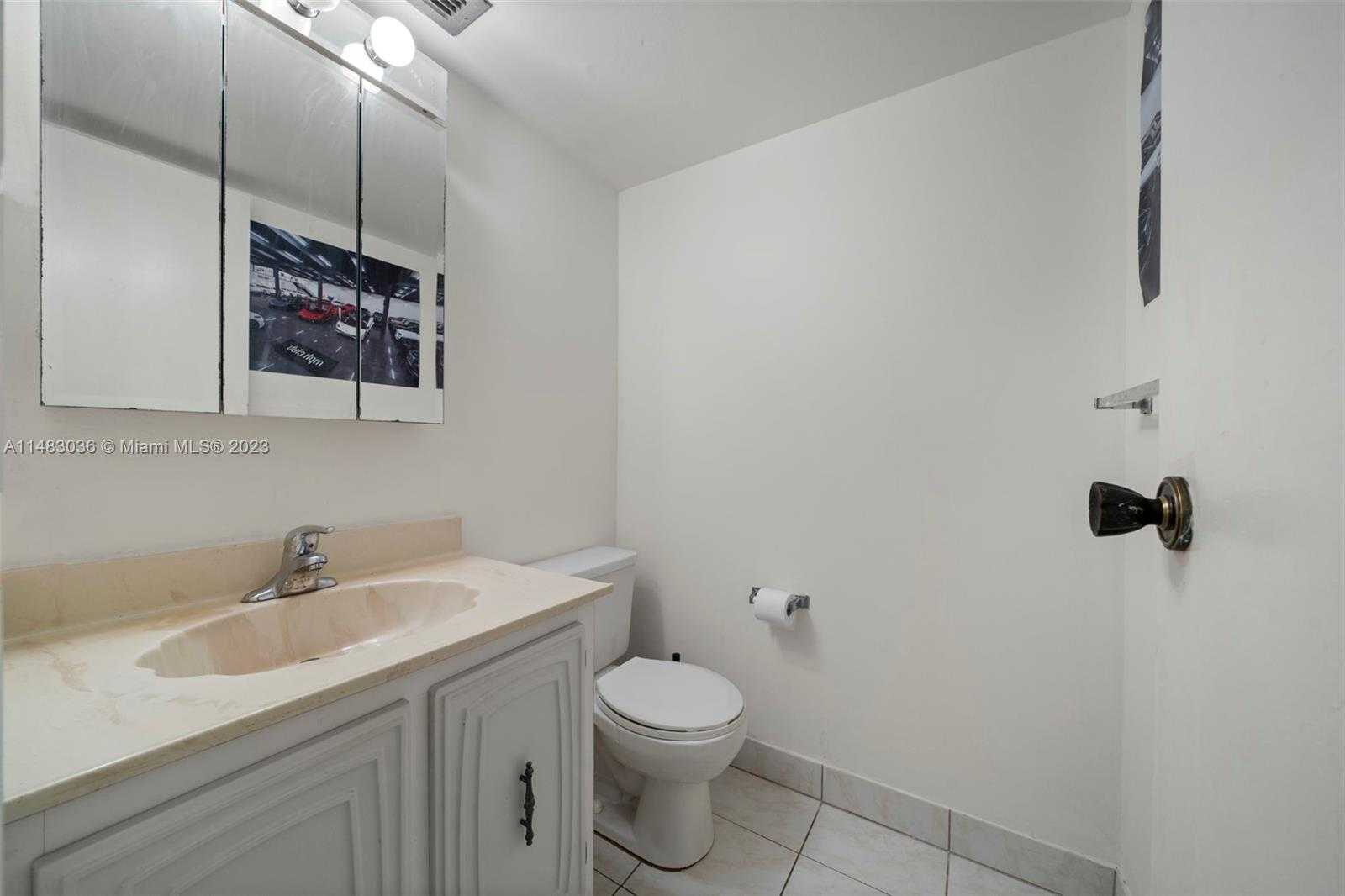 Small Image of 800 PARKVIEW DR #302, Hallandale Beach Number 7