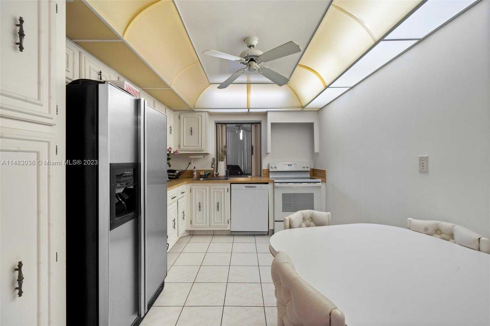 Small Image of 800 PARKVIEW DR #302, Hallandale Beach Number 8