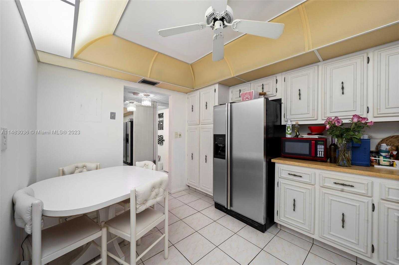 Small Image of 800 PARKVIEW DR #302, Hallandale Beach Number 9