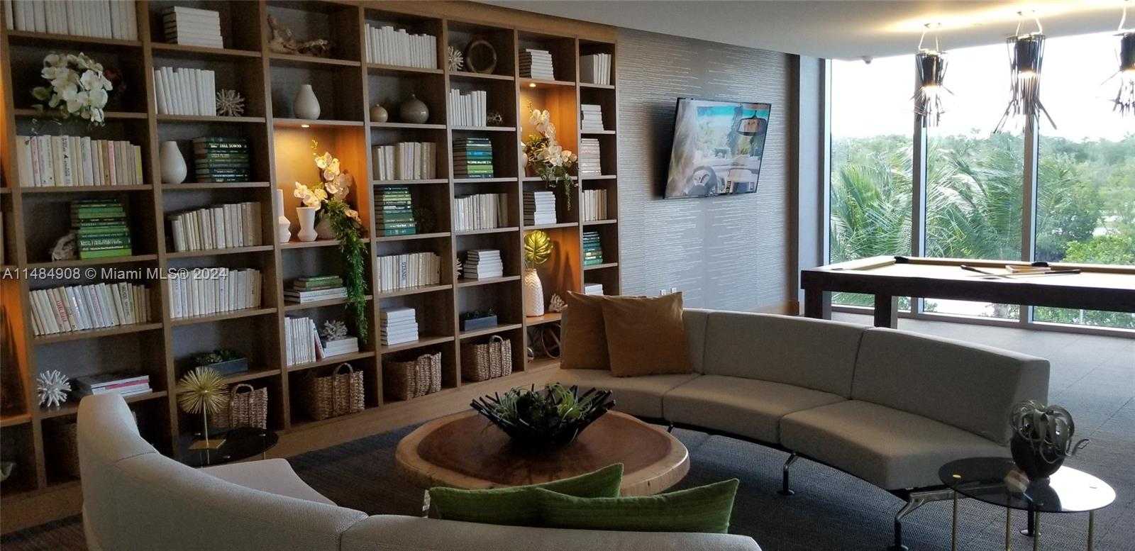 Small Image of 16385 BISCAYNE BLVD #420, North Miami Beach Number 10