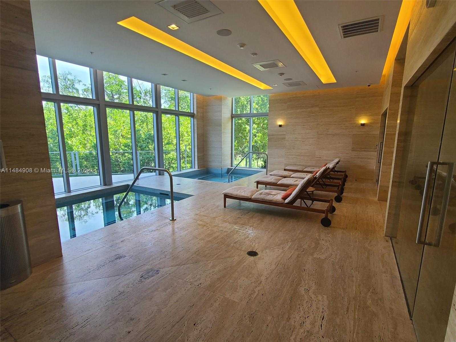 Small Image of 16385 BISCAYNE BLVD #420, North Miami Beach Number 12