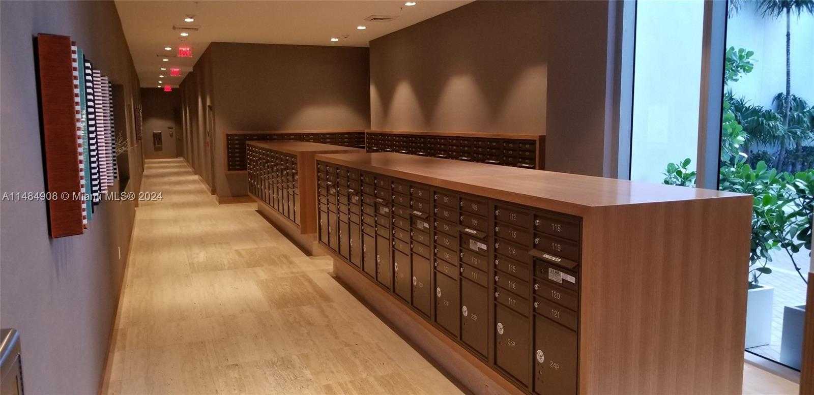 Small Image of 16385 BISCAYNE BLVD #420, North Miami Beach Number 23