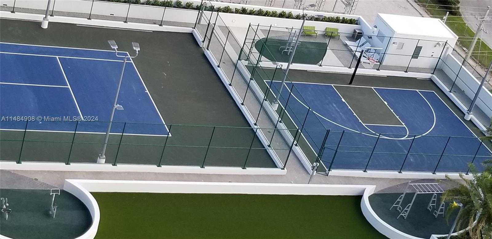 Small Image of 16385 BISCAYNE BLVD #420, North Miami Beach Number 26