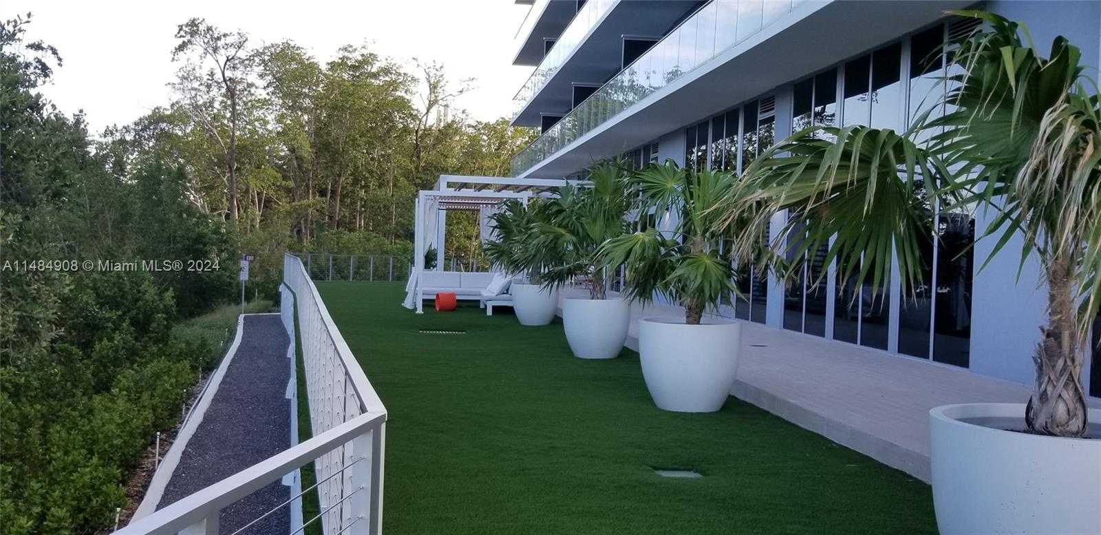 Small Image of 16385 BISCAYNE BLVD #420, North Miami Beach Number 49