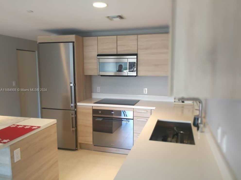 Small Image of 16385 BISCAYNE BLVD #420, North Miami Beach Number 55
