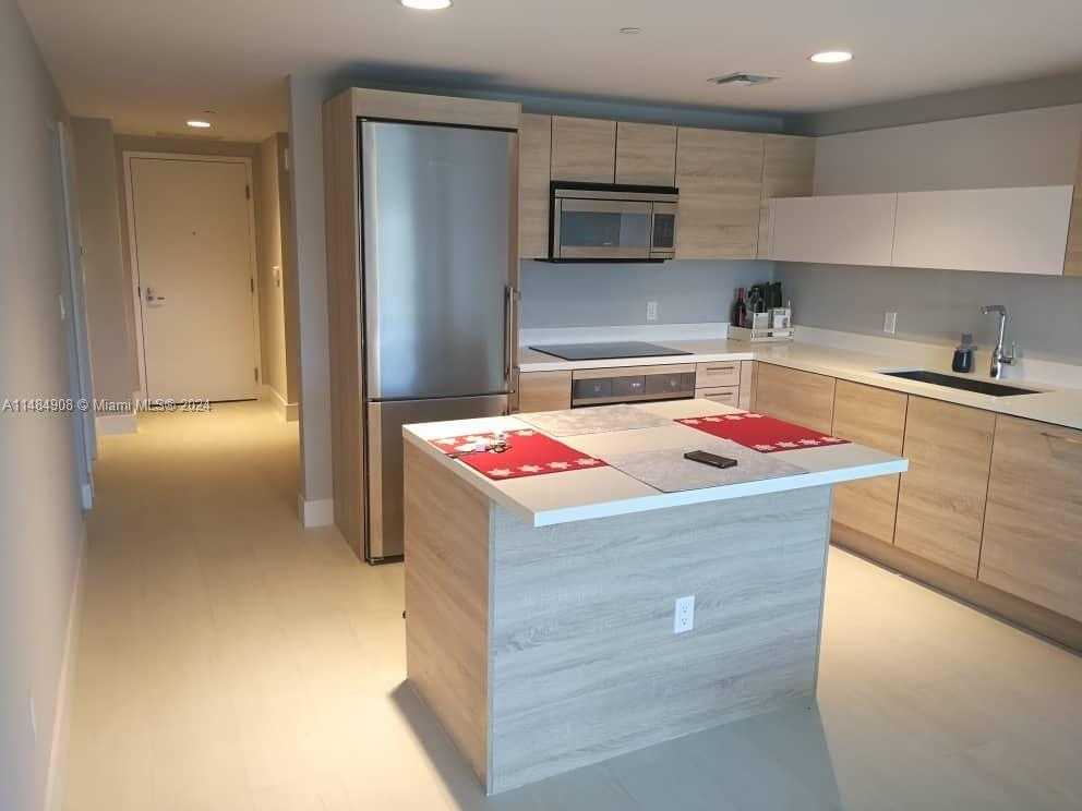 Small Image of 16385 BISCAYNE BLVD #420, North Miami Beach Number 56