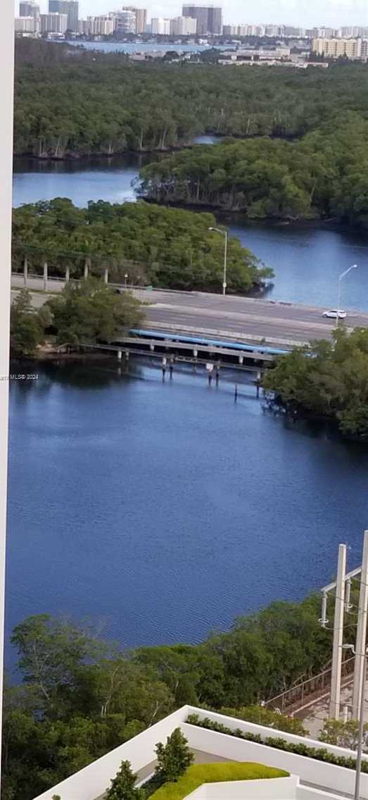 Small Image of 16385 BISCAYNE BLVD #420, North Miami Beach Number 64