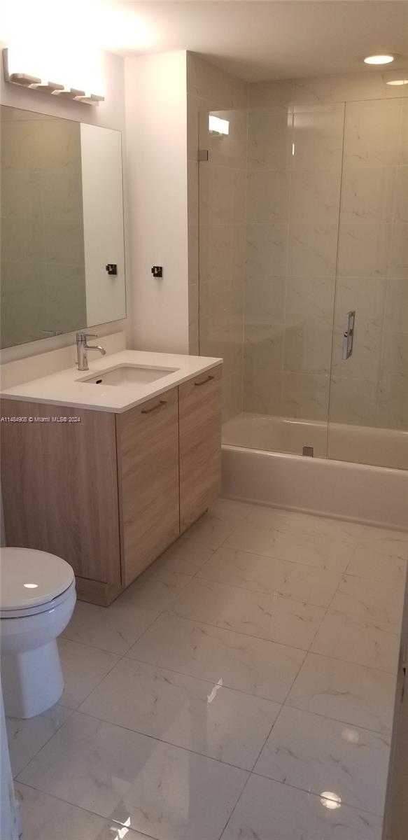 Small Image of 16385 BISCAYNE BLVD #420, North Miami Beach Number 68