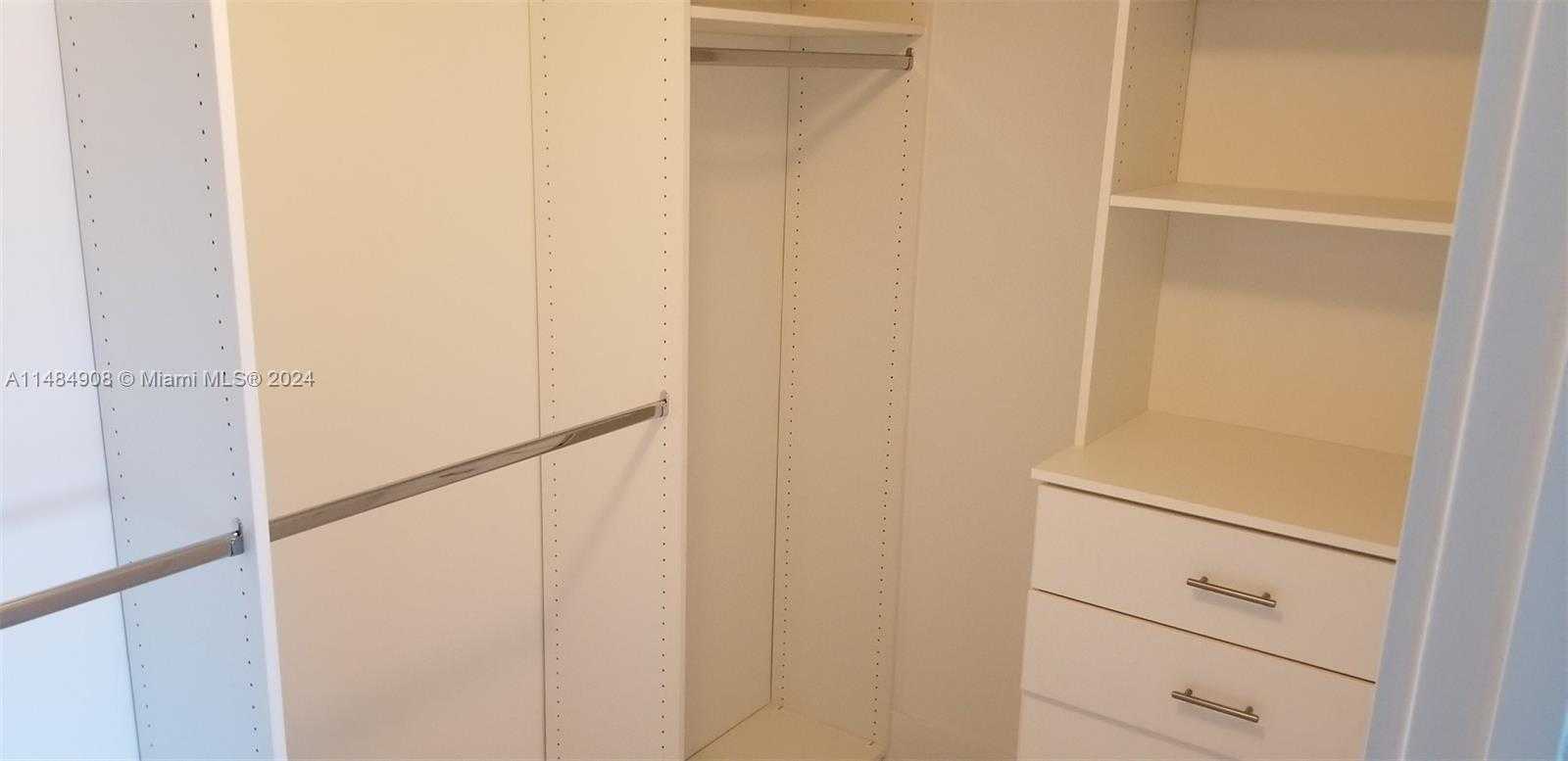 Small Image of 16385 BISCAYNE BLVD #420, North Miami Beach Number 75
