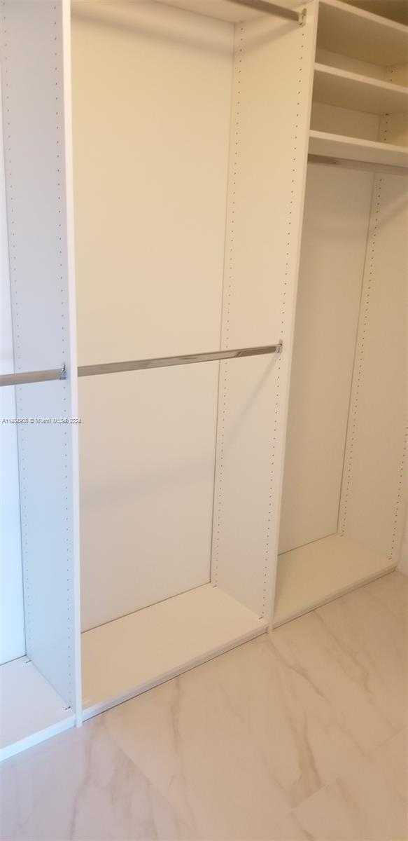 Small Image of 16385 BISCAYNE BLVD #420, North Miami Beach Number 76