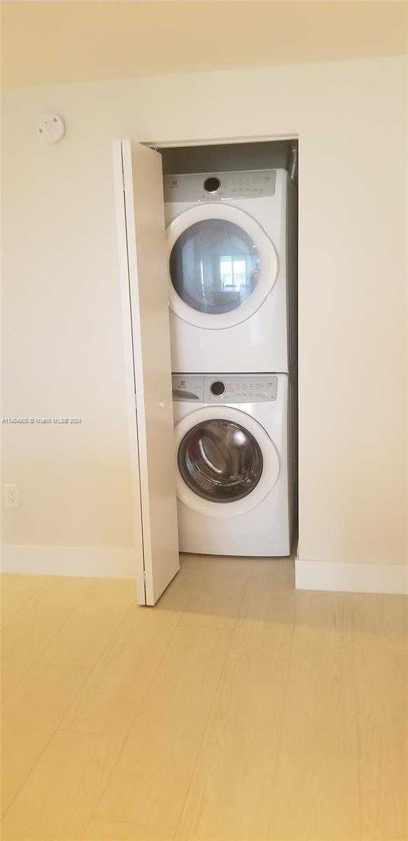 Small Image of 16385 BISCAYNE BLVD #420, North Miami Beach Number 77