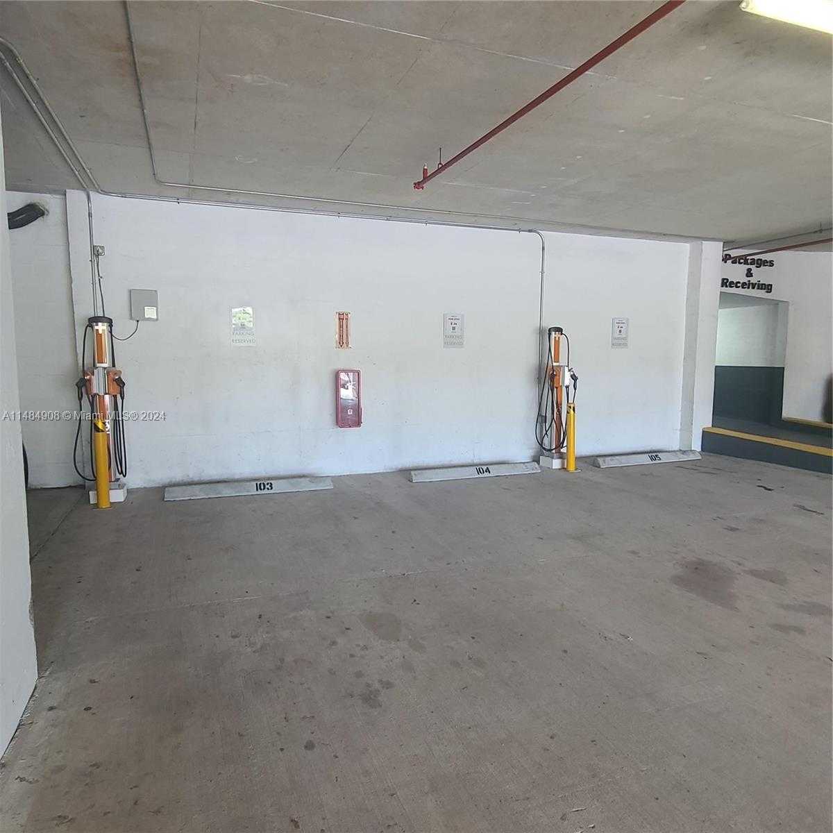 Small Image of 16385 BISCAYNE BLVD #420, North Miami Beach Number 80