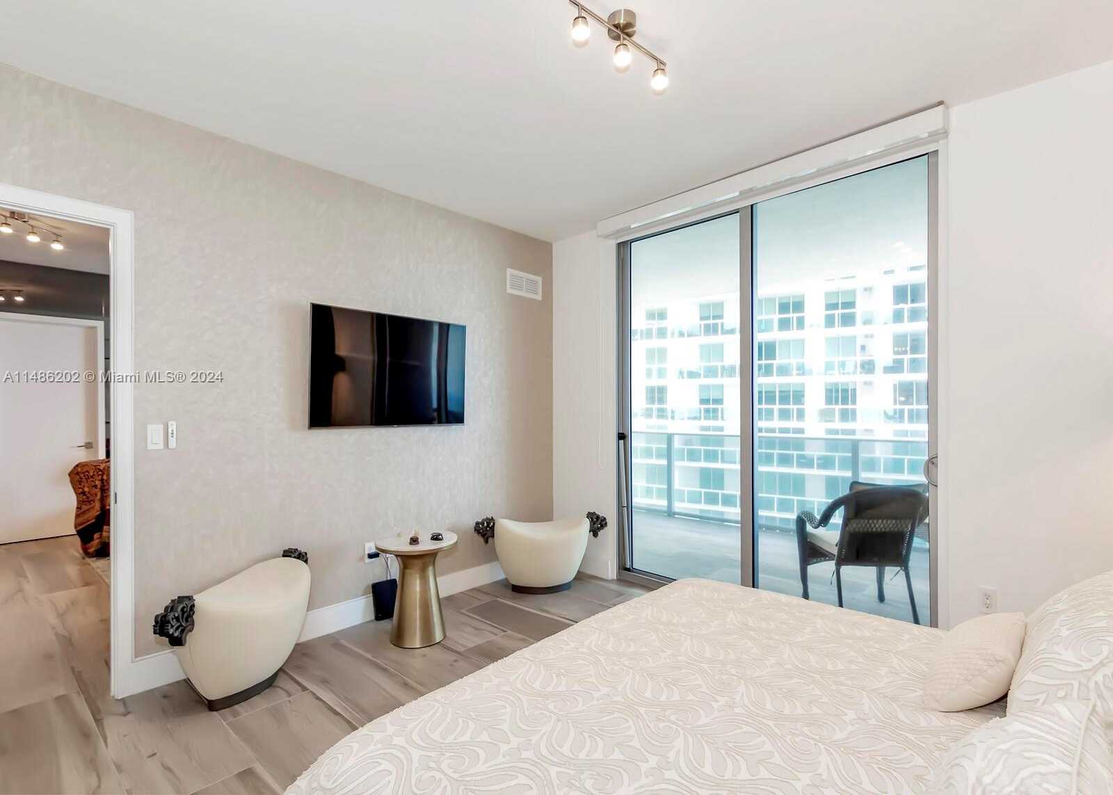 Small Image of 488 NORTH EAST 18TH ST #2111, Miami Number 24