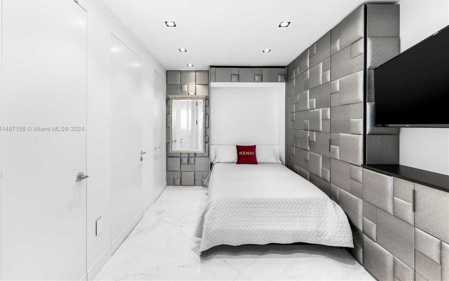 Small Image of 1455 OCEAN DR #BH-01, Miami Beach Number 27