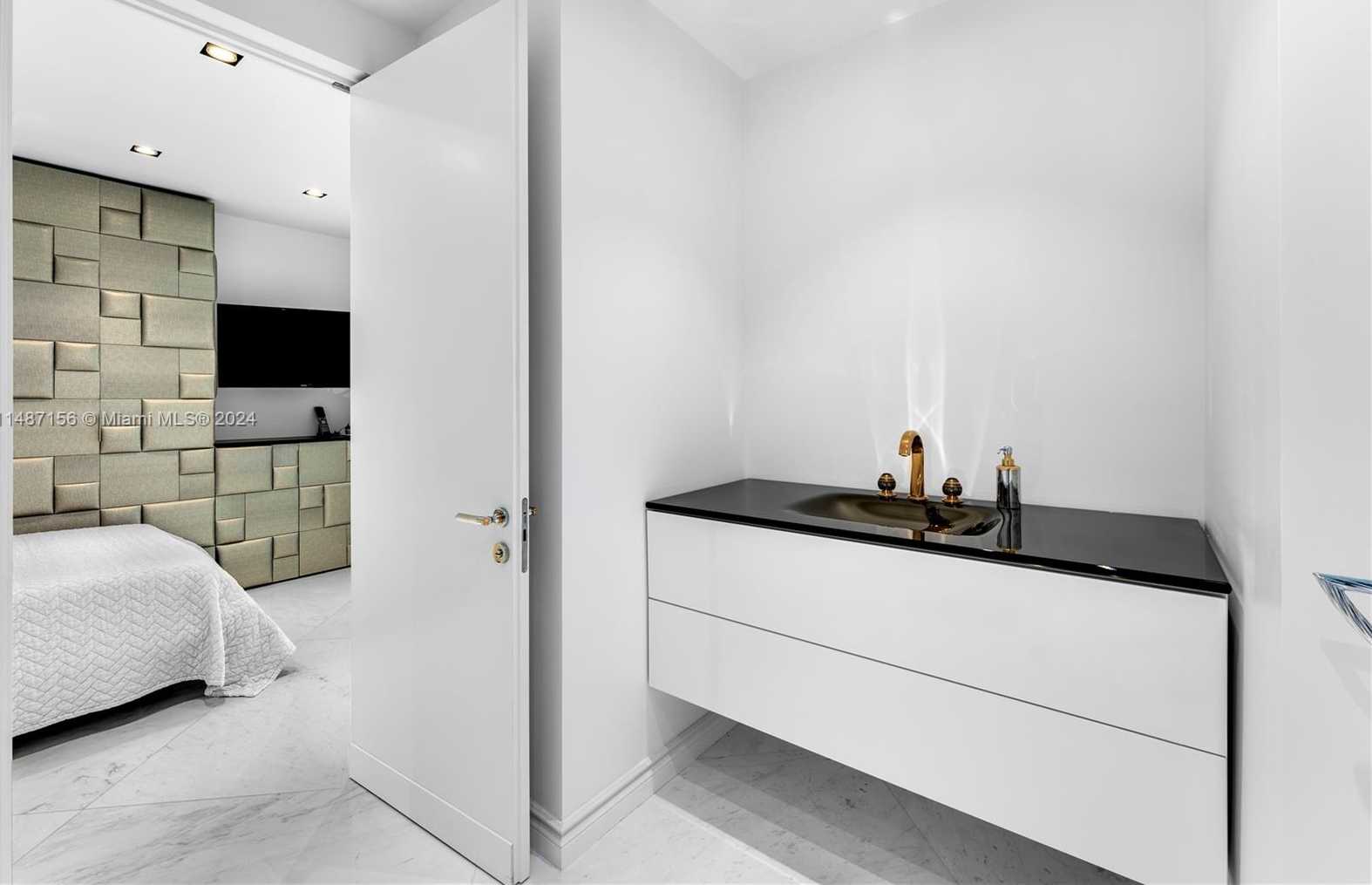 Small Image of 1455 OCEAN DR #BH-01, Miami Beach Number 29