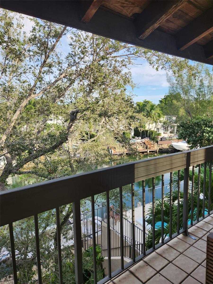 Small Image of 5201 ORDUNA DR #14, Coral Gables Number 11