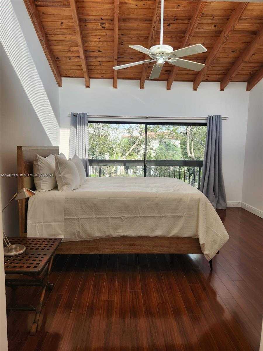 Small Image of 5201 ORDUNA DR #14, Coral Gables Number 12