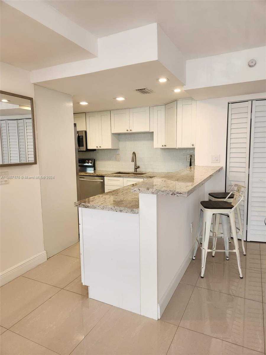 Small Image of 5201 ORDUNA DR #14, Coral Gables Number 18
