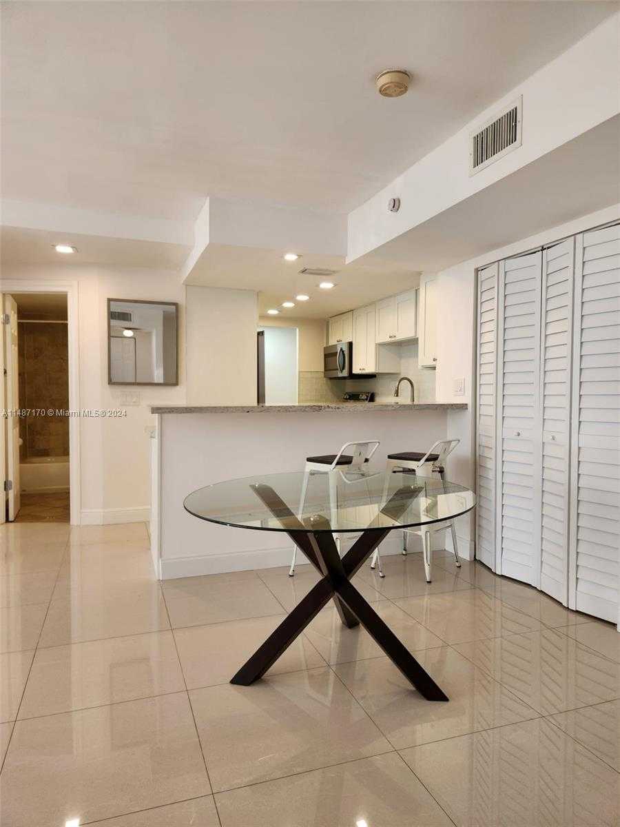 Small Image of 5201 ORDUNA DR #14, Coral Gables Number 19