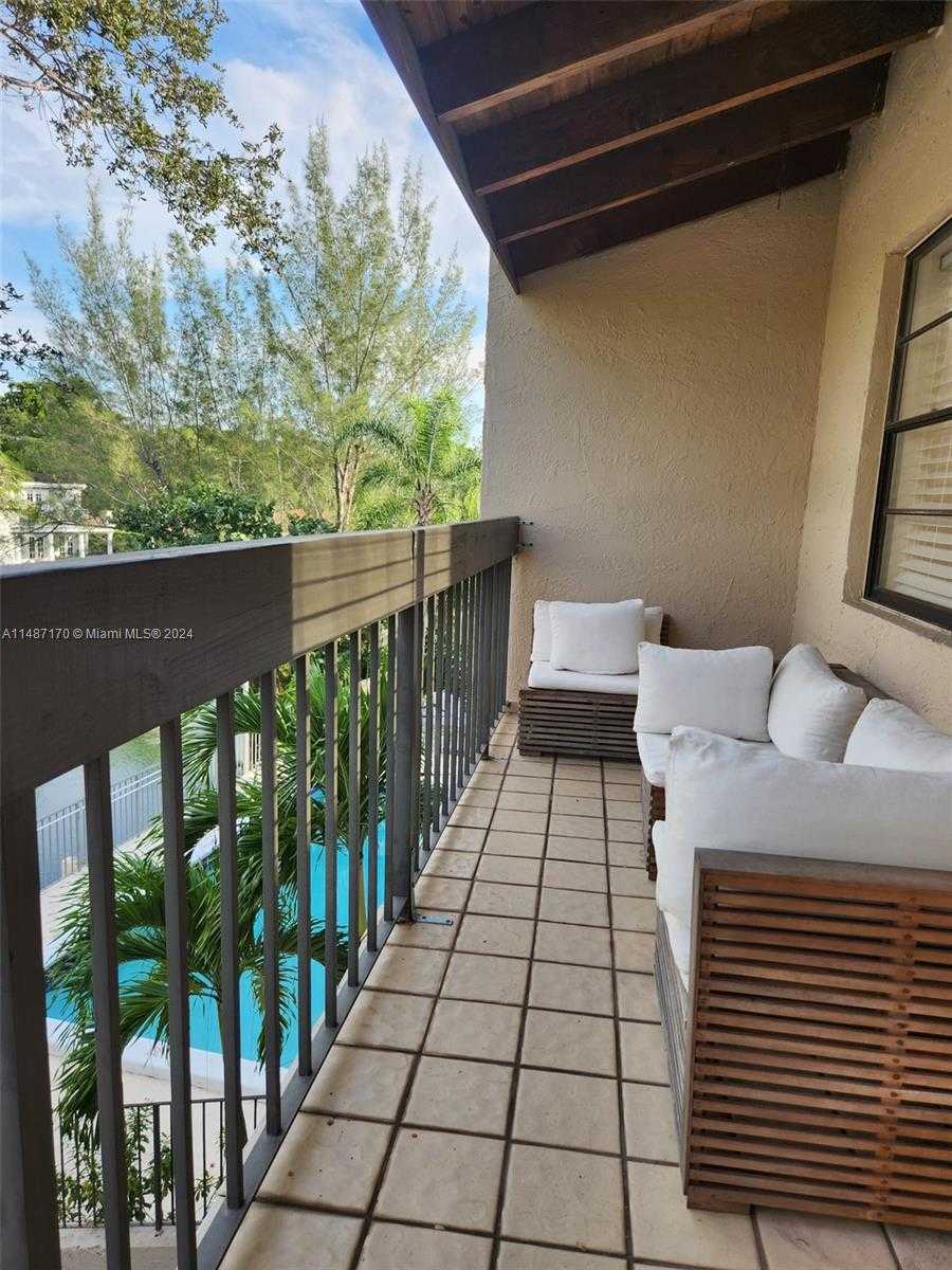 Small Image of 5201 ORDUNA DR #14, Coral Gables Number 21