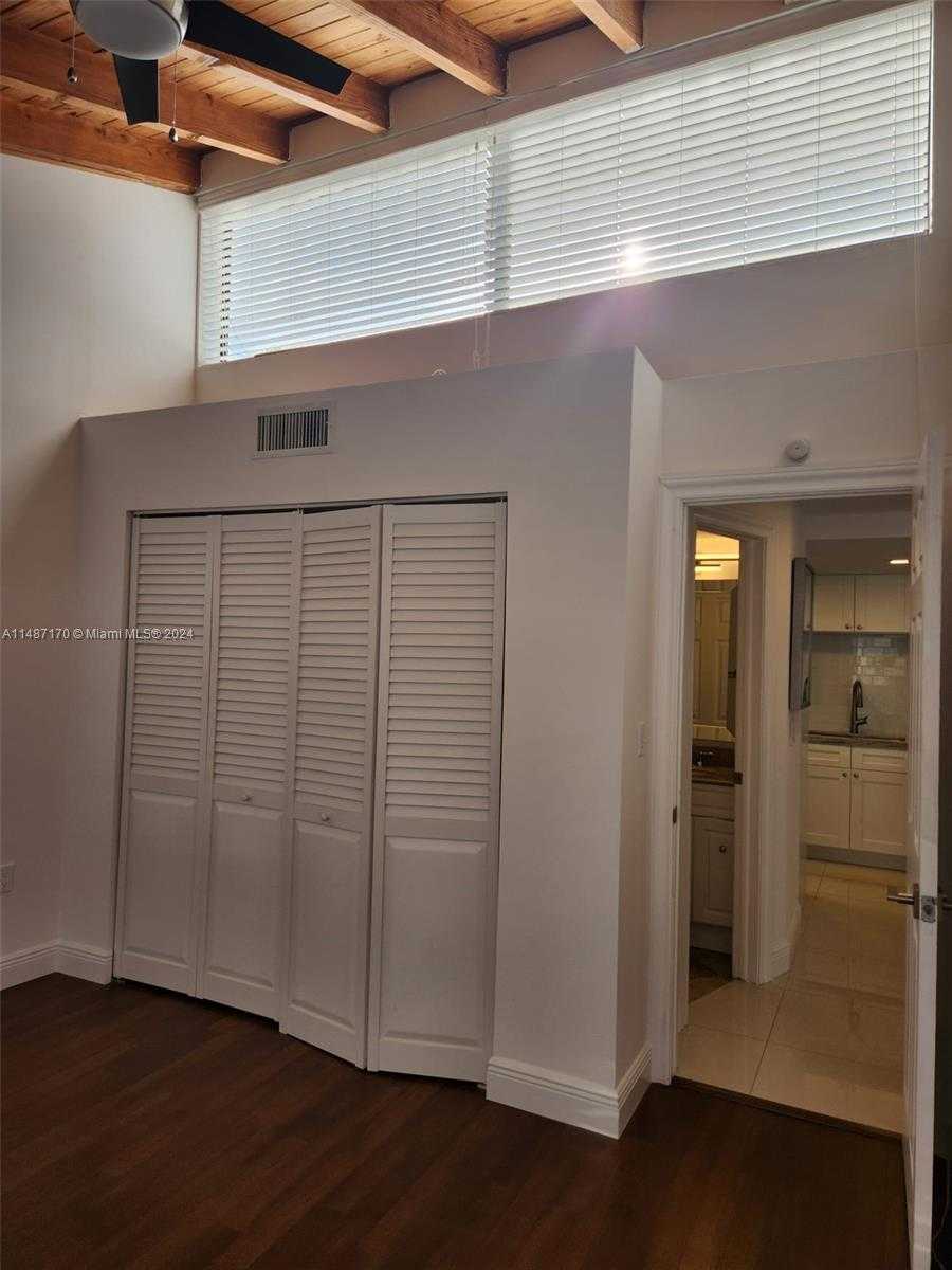 Small Image of 5201 ORDUNA DR #14, Coral Gables Number 24