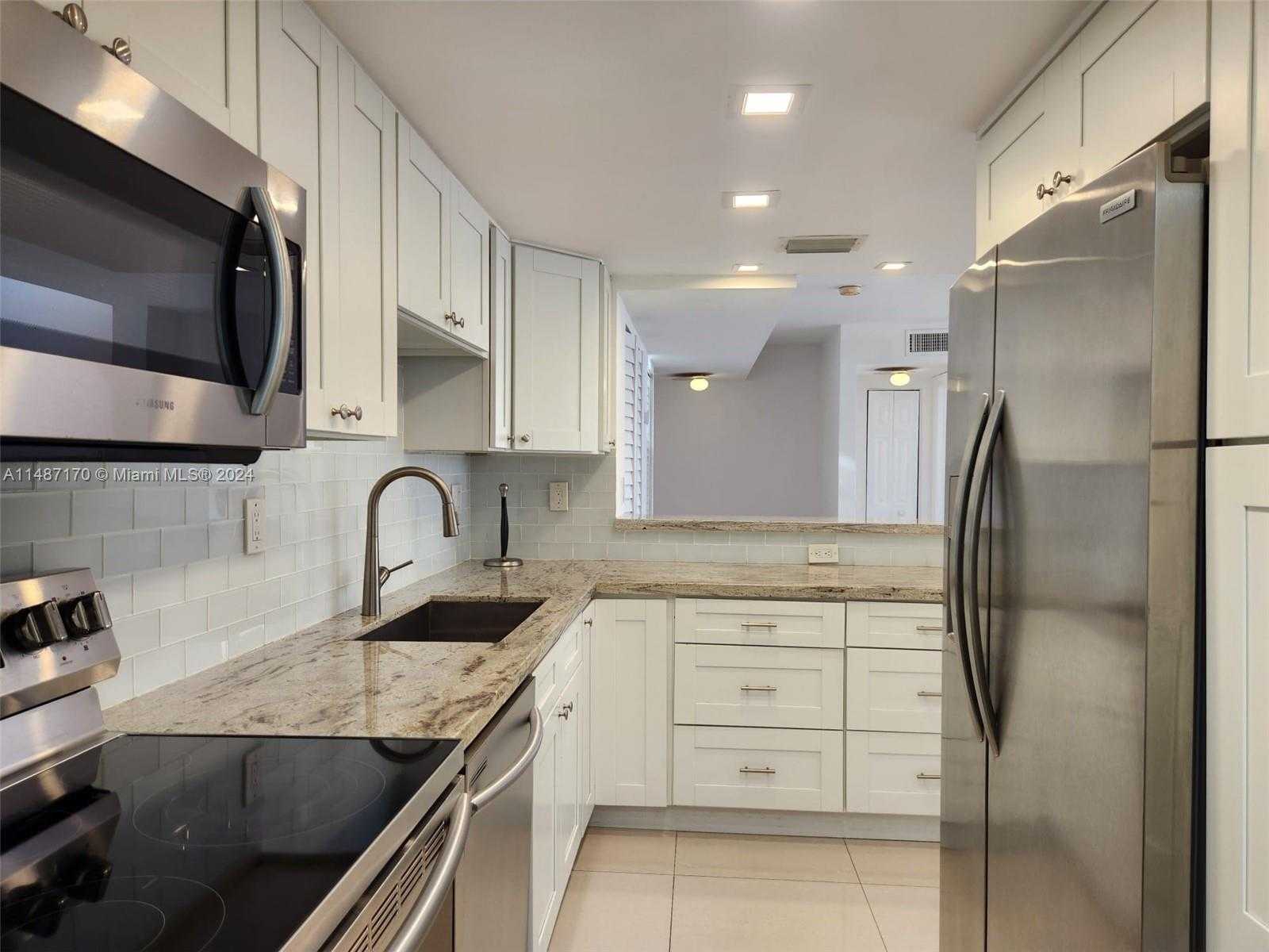Small Image of 5201 ORDUNA DR #14, Coral Gables Number 5