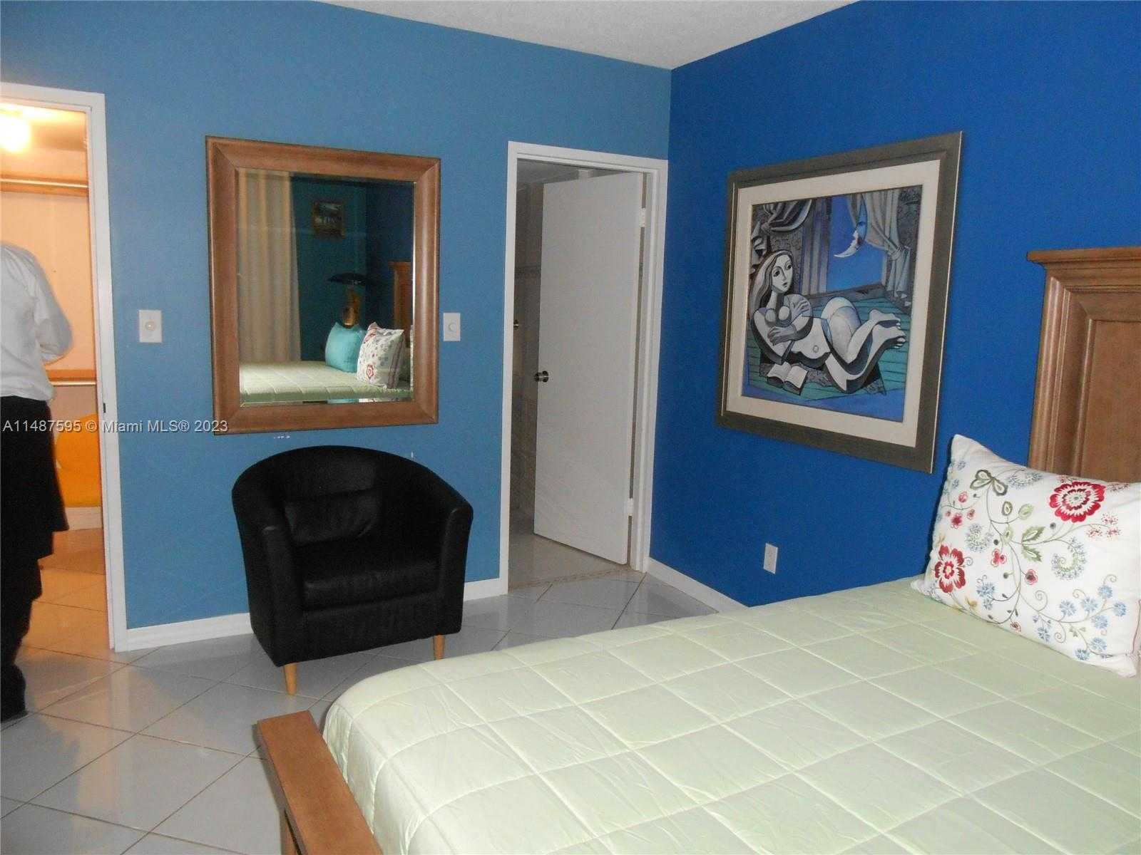 Small Image of 5401 COLLINS AVE #1230, Miami Beach Number 13