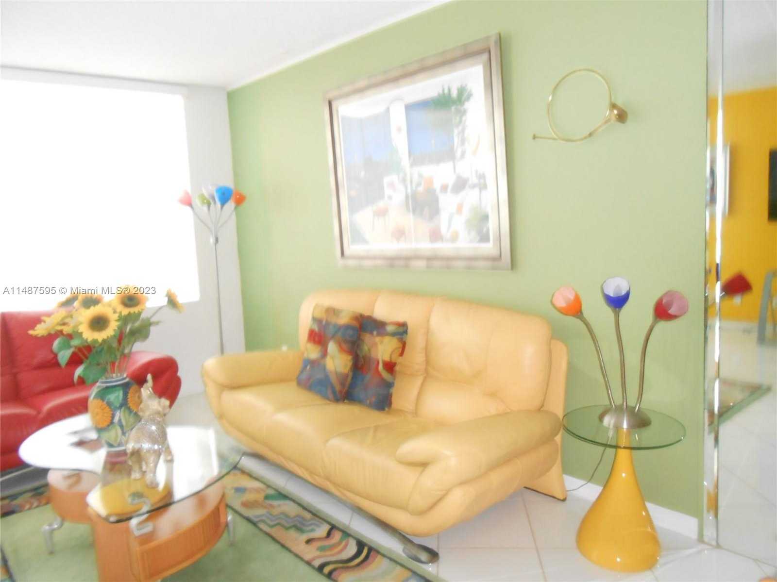Small Image of 5401 COLLINS AVE #1230, Miami Beach Number 4