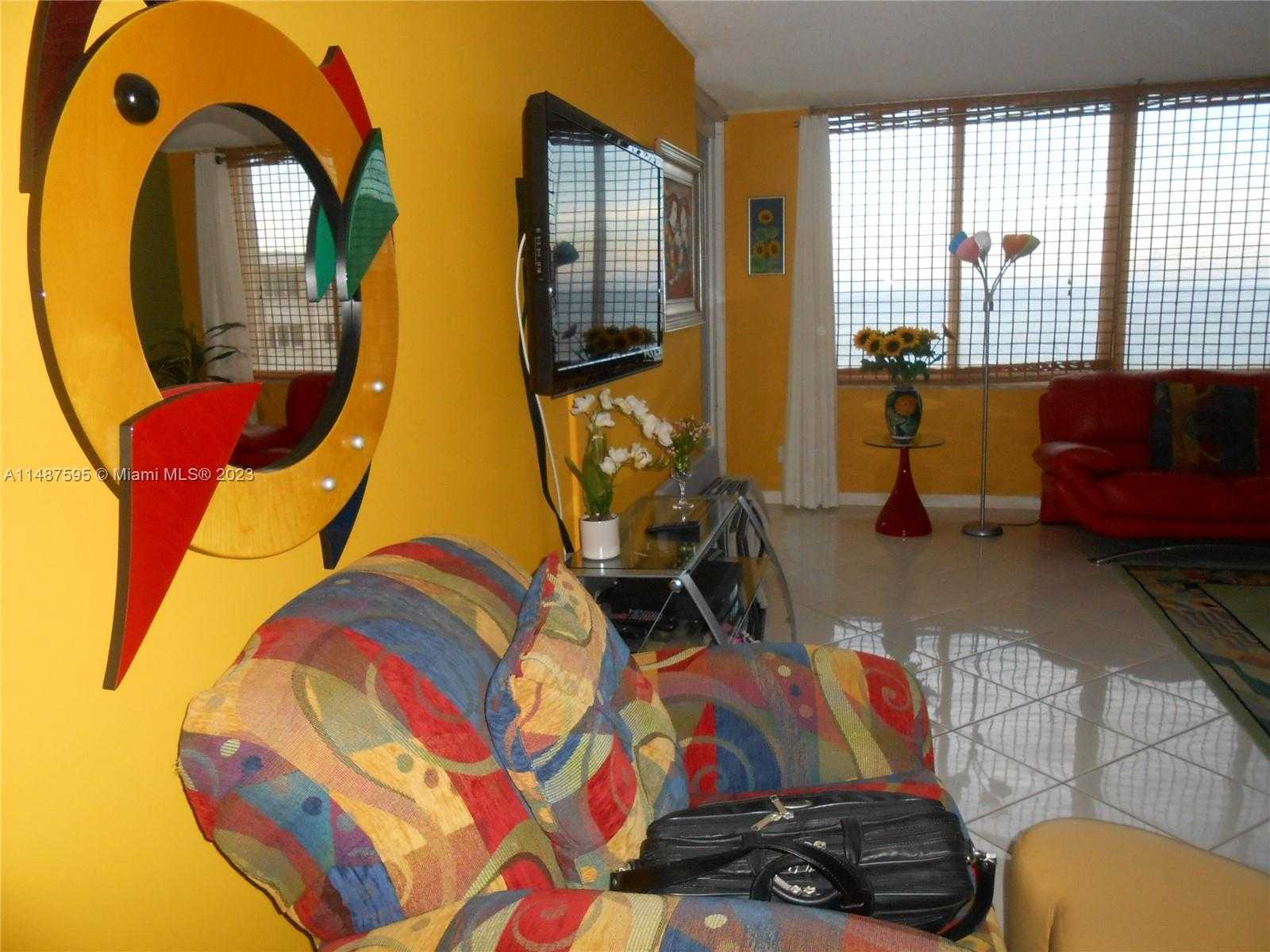 Small Image of 5401 COLLINS AVE #1230, Miami Beach Number 6