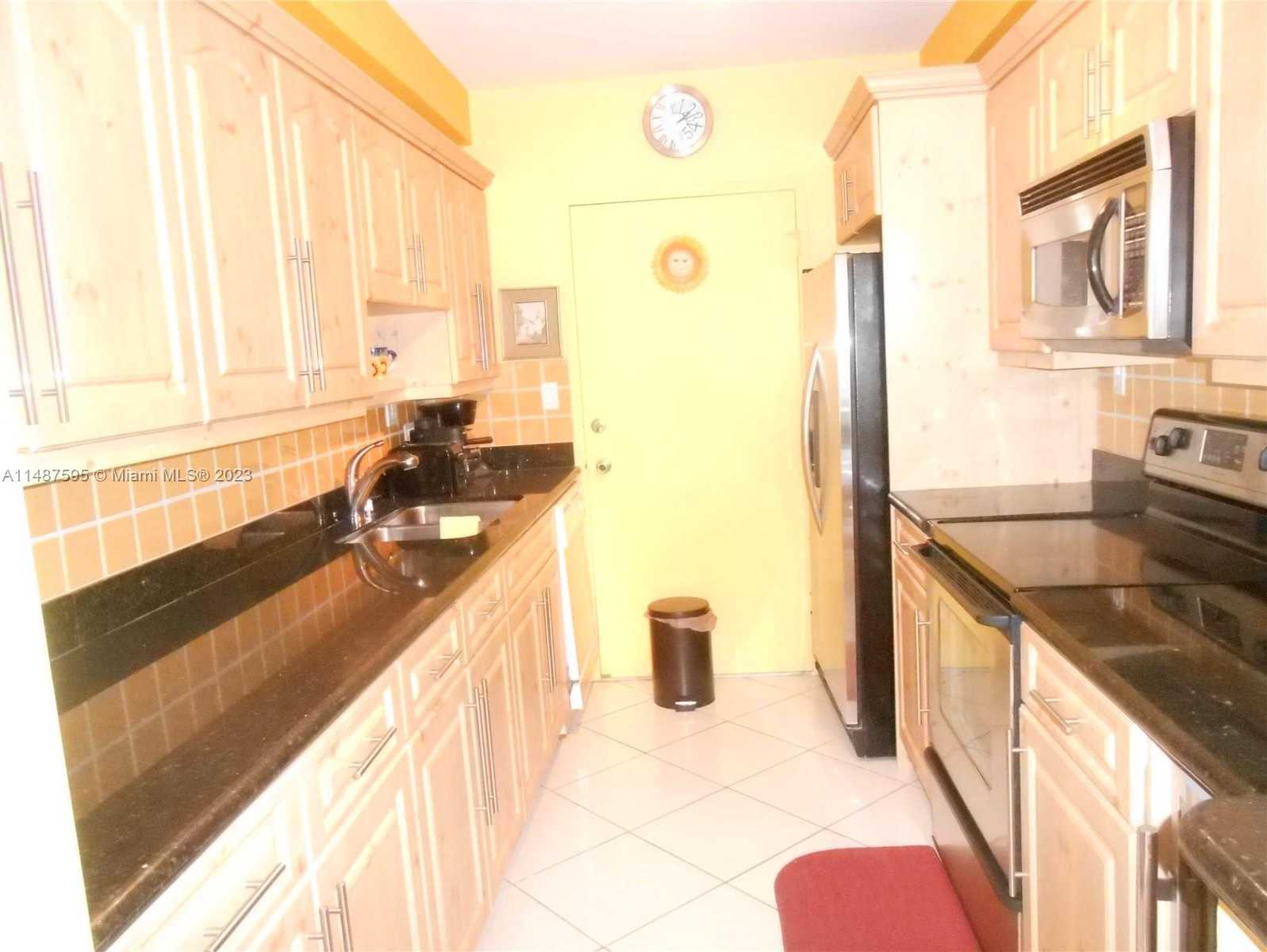 Small Image of 5401 COLLINS AVE #1230, Miami Beach Number 9