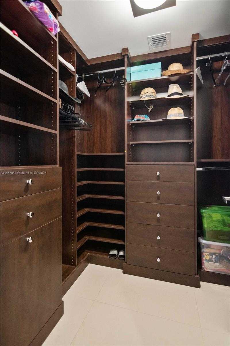 Small Image of 2711 SOUTH OCEAN DR #2205, Hollywood Number 31