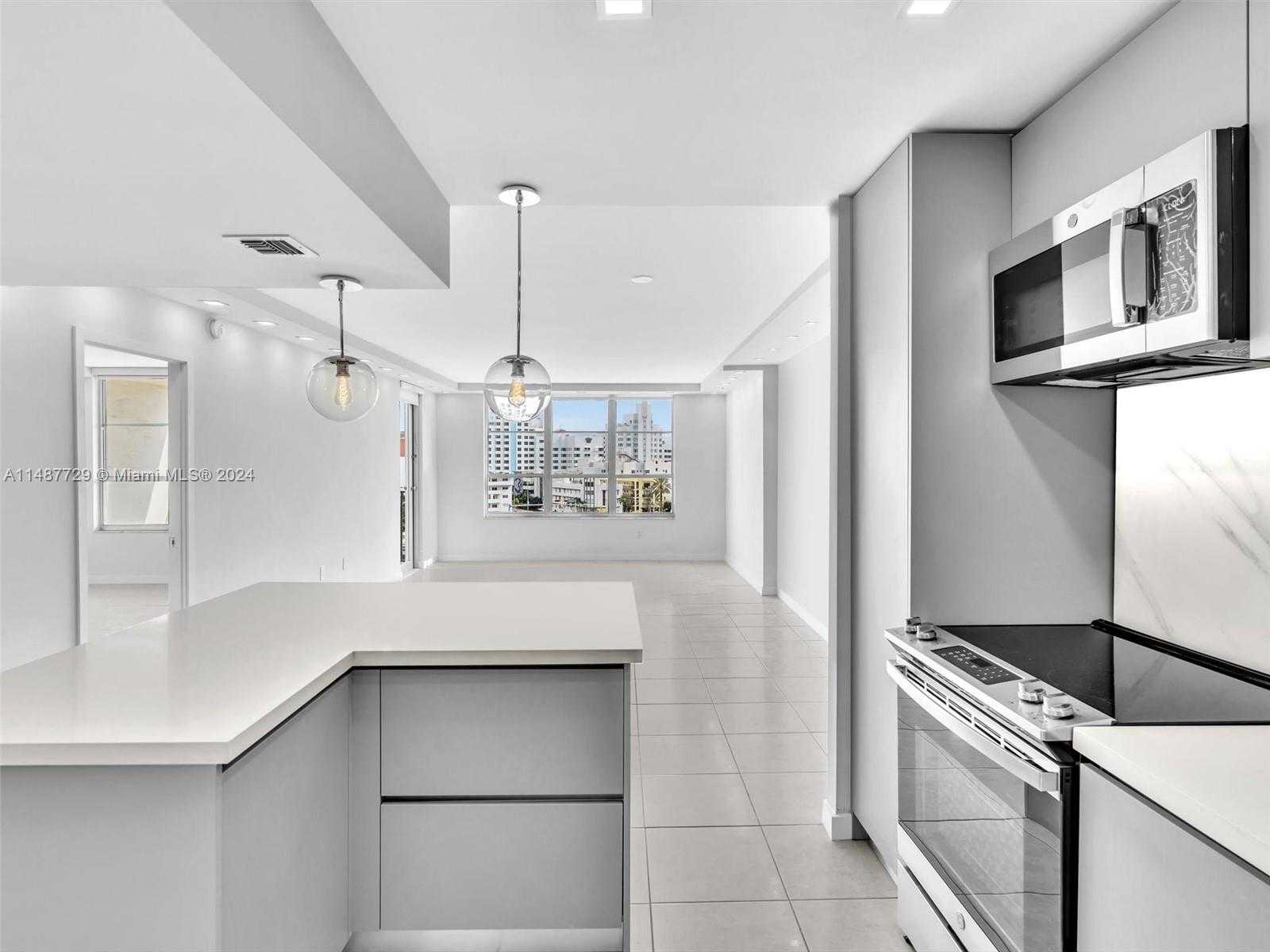 Small Image of 4101 PINE TREE DR #621,620, Miami Beach Number 13