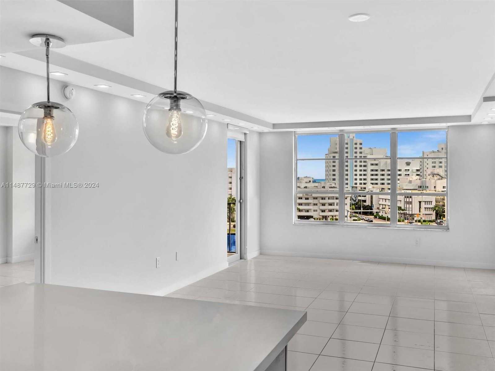 Small Image of 4101 PINE TREE DR #621,620, Miami Beach Number 16
