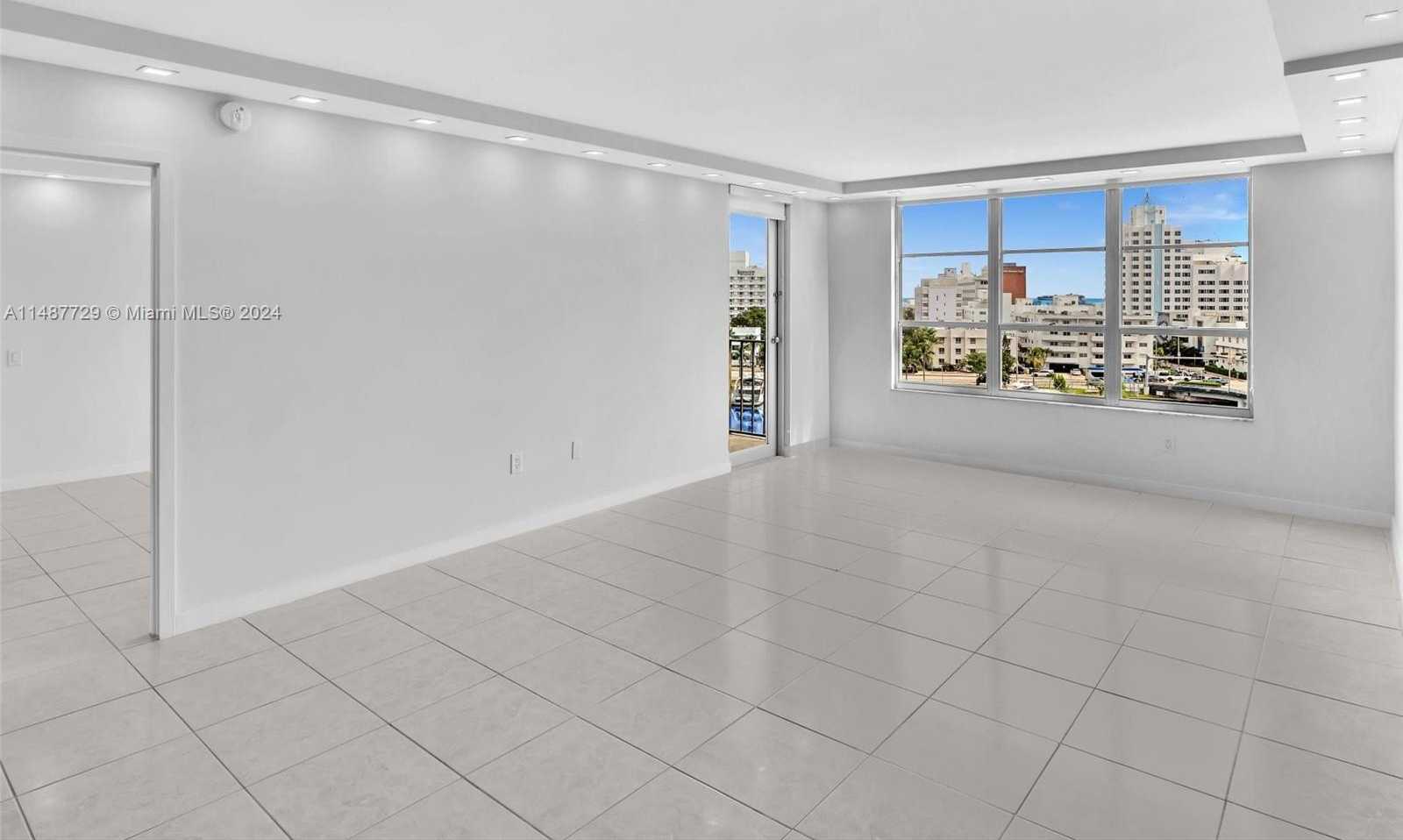 Small Image of 4101 PINE TREE DR #621,620, Miami Beach Number 17