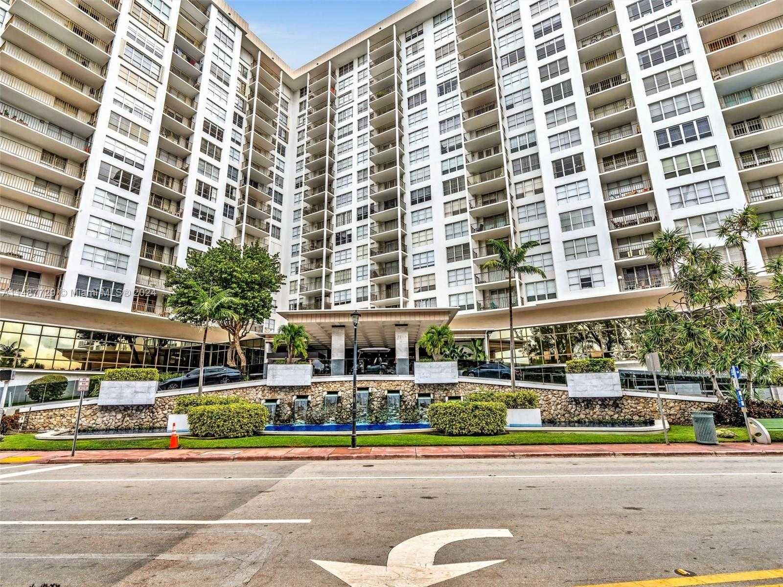Small Image of 4101 PINE TREE DR #621,620, Miami Beach Number 3