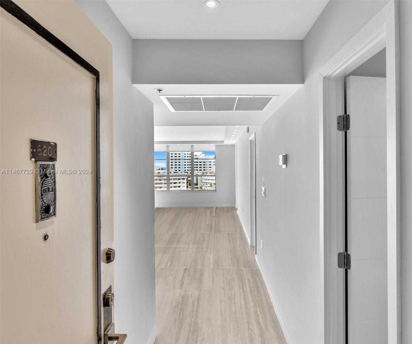 Small Image of 4101 PINE TREE DR #621,620, Miami Beach Number 36