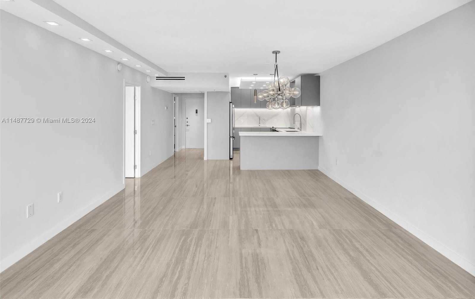 Small Image of 4101 PINE TREE DR #621,620, Miami Beach Number 54